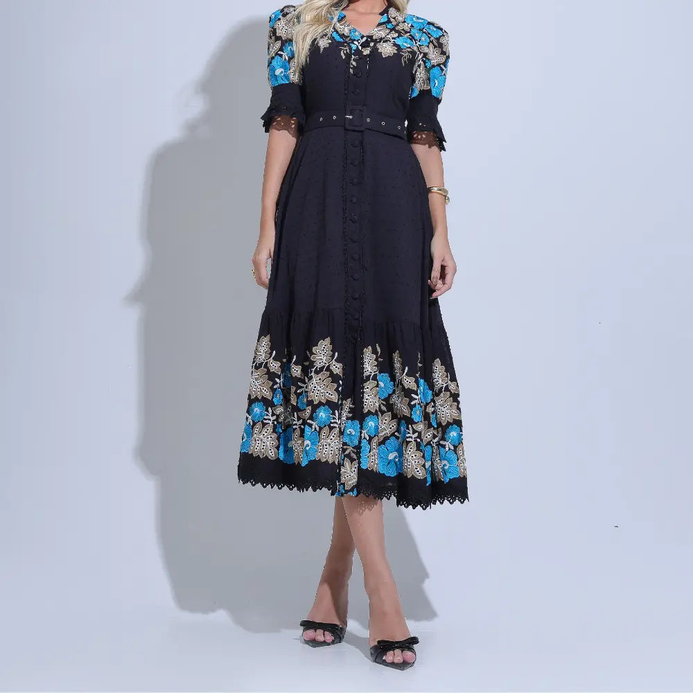Vestido feminino bordado com cinto