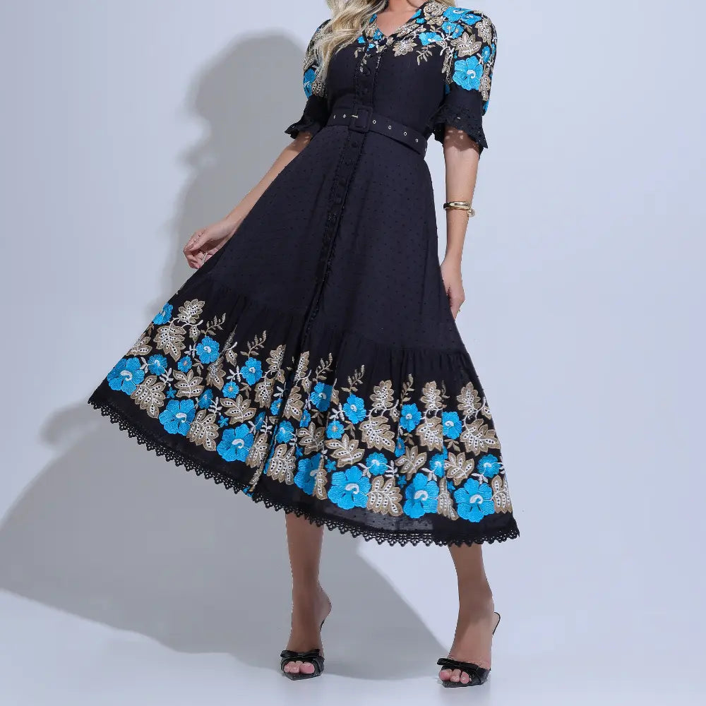 Vestido feminino bordado perfeito