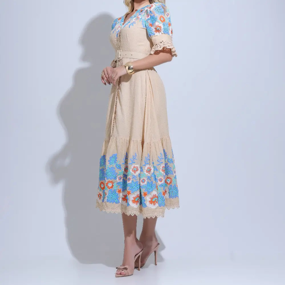 Vestido Feminino Bege Gola V Detalhes Renda Floreari