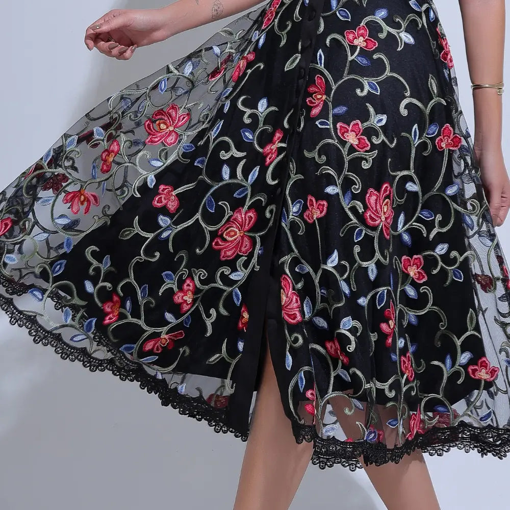 Vestido Feminino Preto Casual Chic Bordado Floreari