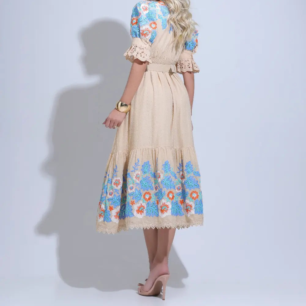 Vestido Feminino Bege Estilo Flores Delicadas Floreari