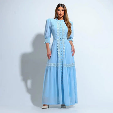 Vestido Melissa Azul em Musseline com Botões Frontais e Detalhes em Guipir - FL96